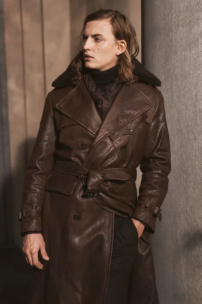 Look 28